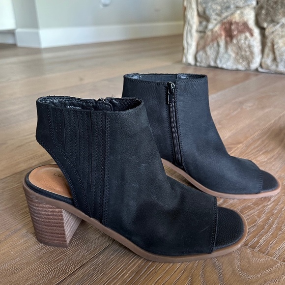 LUCKY BRAND Tovinna Block Heel Sandal In Black - Picture 5 of 12